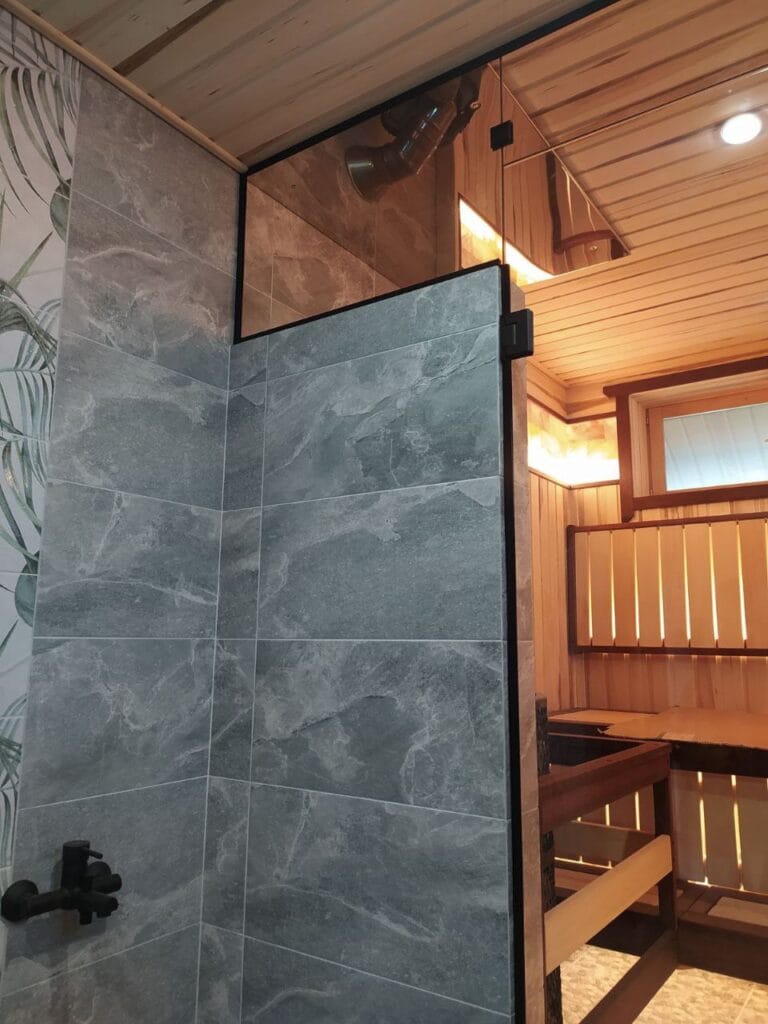 Дверь для сауны из стекла